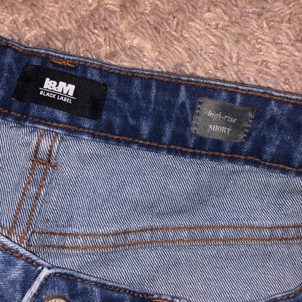 I&M High Waisted Shorts - Medium - Picture 3 of 5